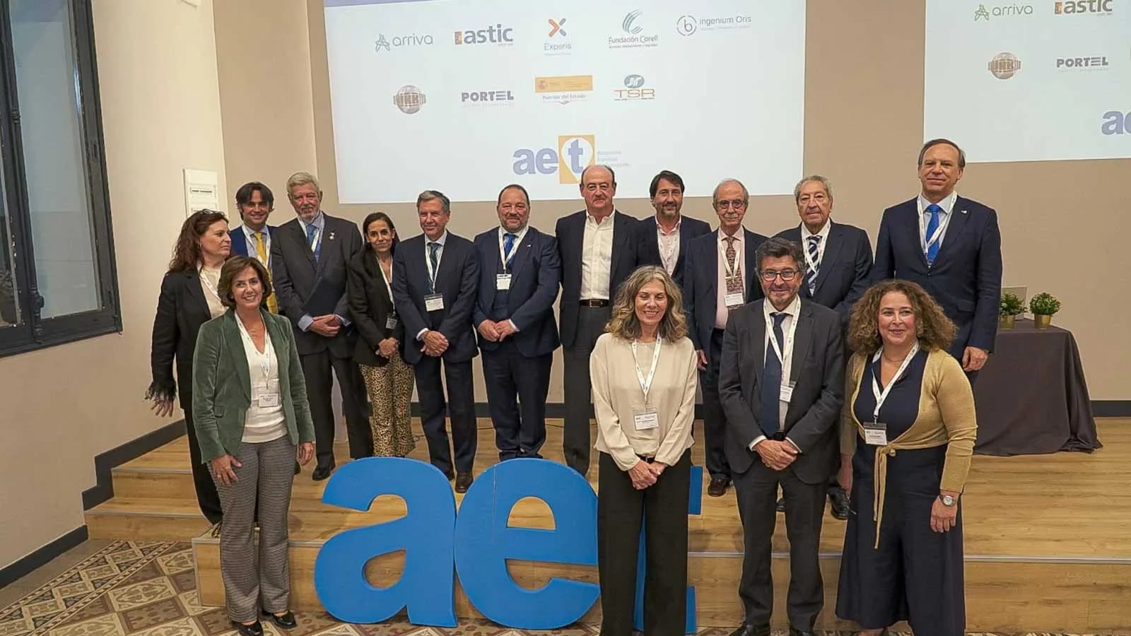 La AET reconoce el compromiso y la trayectoria de figuras clave del transporte y la logística