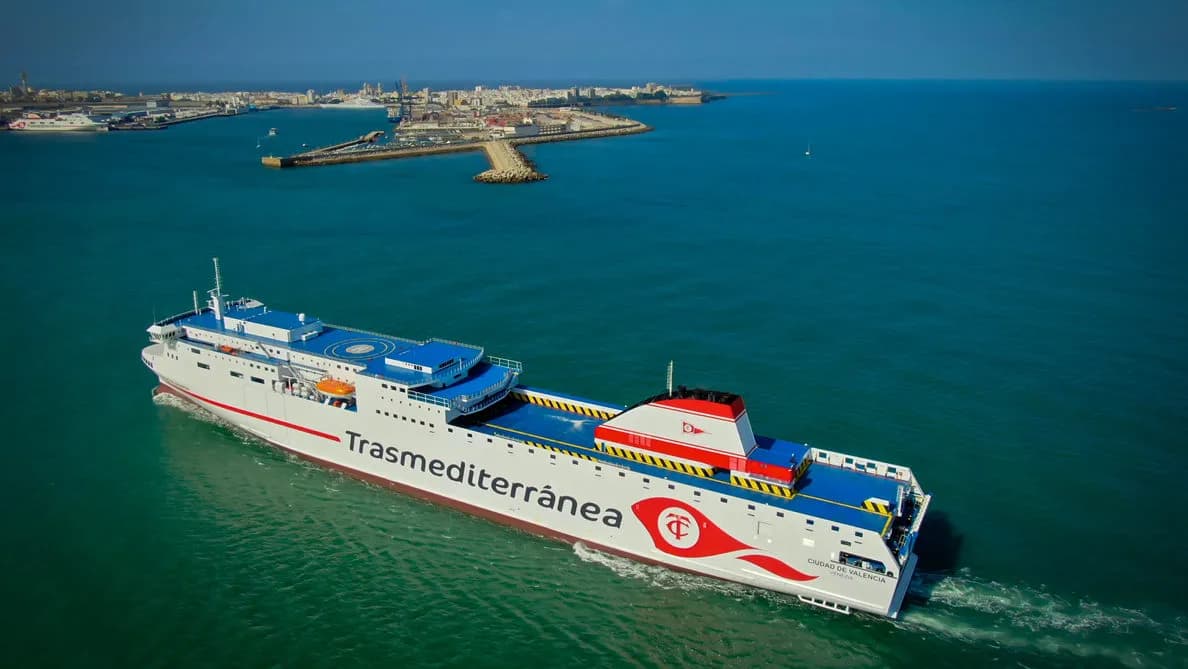 El Grupo Armas Trasmediterránea refuerza el transporte de mercancías con La Palma