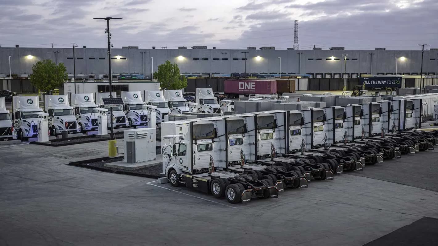Prologis y Maersk inauguran el mayor depósito de carga para camiones eléctricos del sur de California