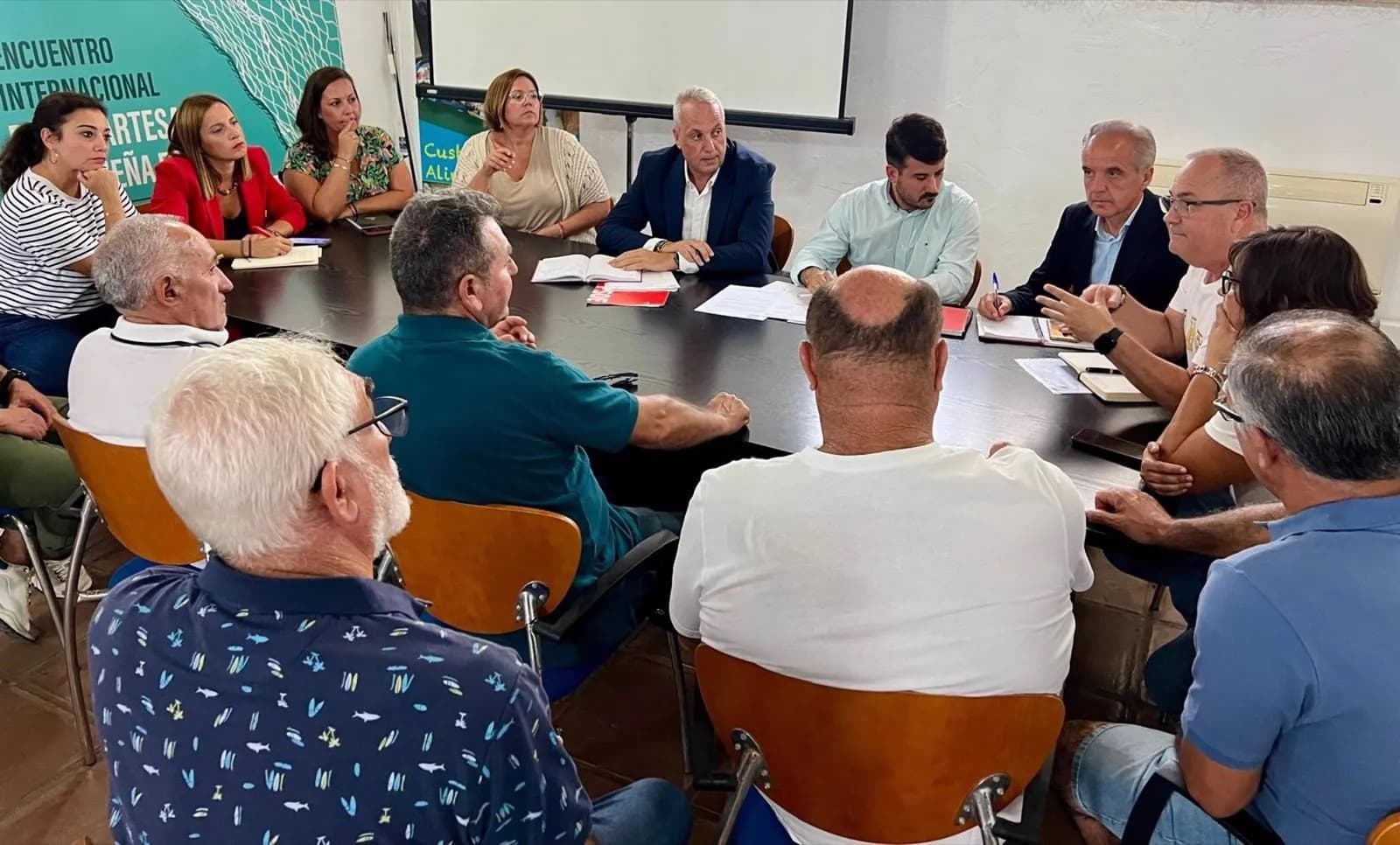 El PSOE de Cádiz se compromete a trasladar las demandas del sector pesquero al Ministerio de Agricultura y Pesca