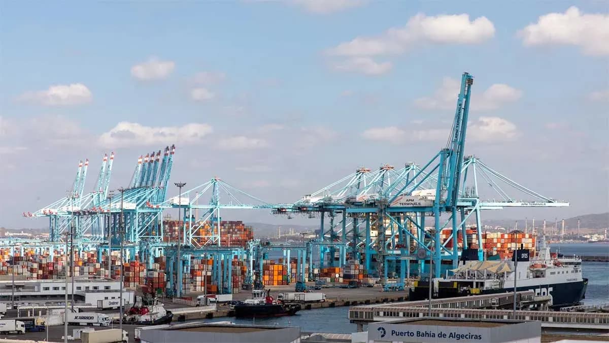 Los puertos españoles moderan la caída de tráficos hasta abril con 181,9 millones de toneladas acumuladas