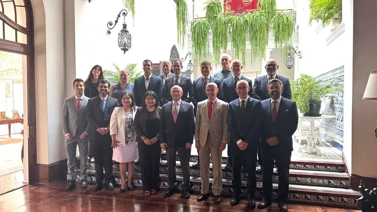 El Puerto de Málaga despliega su estrategia comercial en Perú y Chile para atraer tráfico hortofrutícola hacia Europa