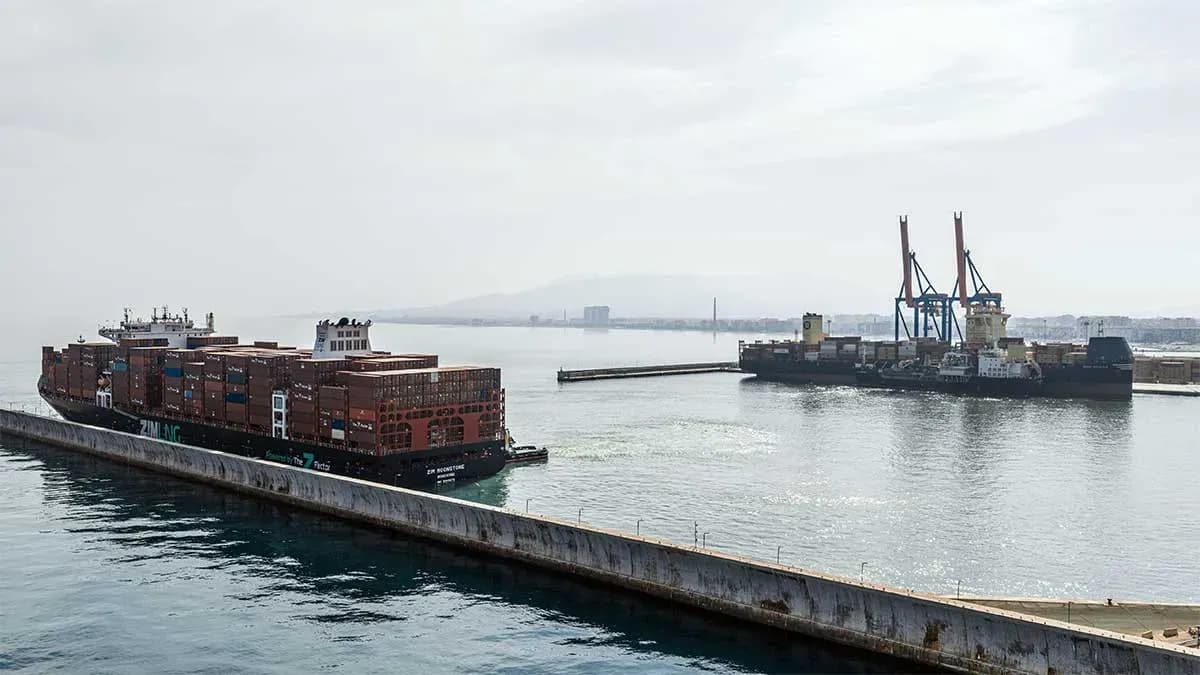Los puertos españoles mueven 86 millones de toneladas hasta febrero, con un retroceso del 1,3%
