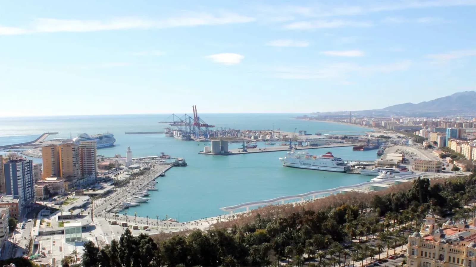 El Puerto de Málaga licita un estudio para un nuevo acceso rodado soterrado por el eje del Guadalmedina