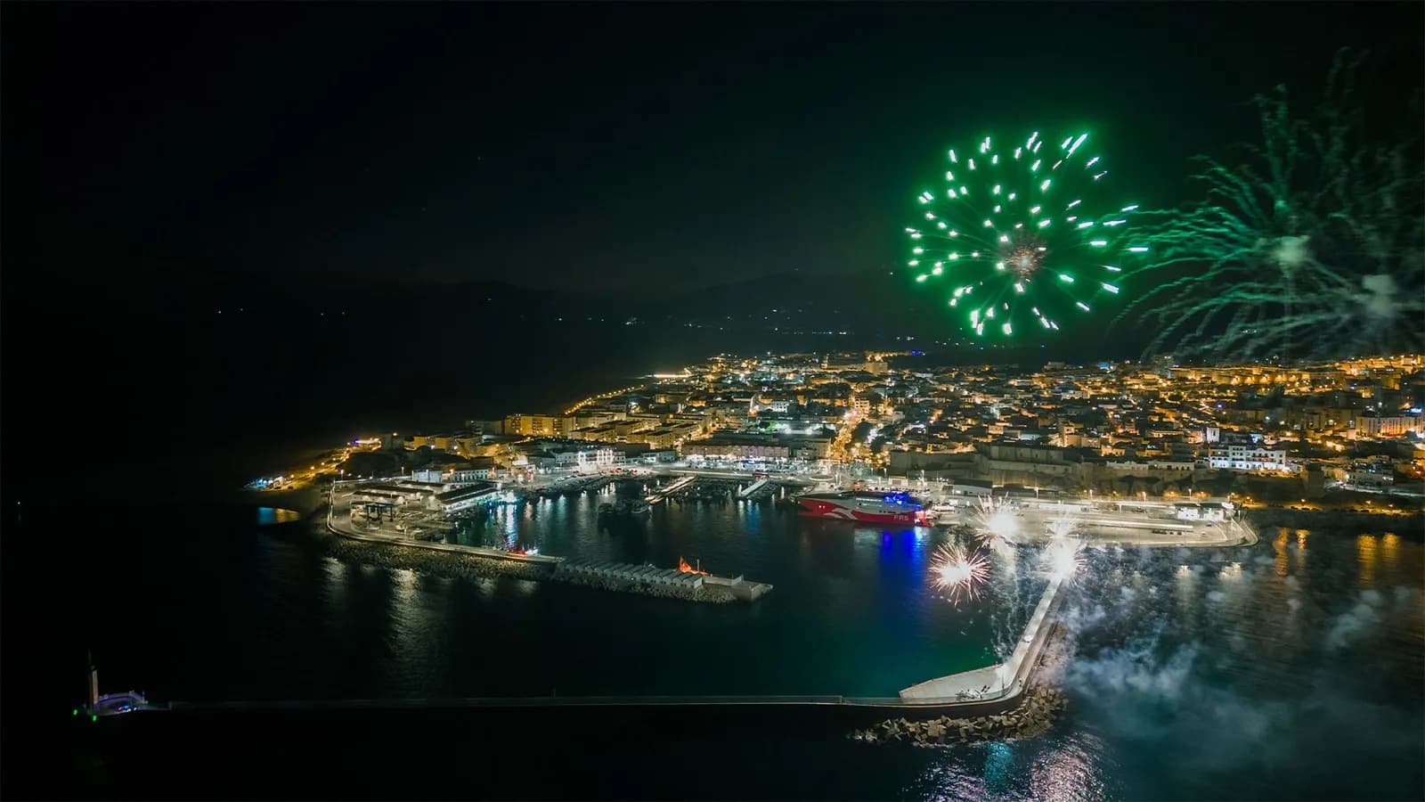 Veinte años no es nada para un puerto con presente y futuro como el de Tarifa