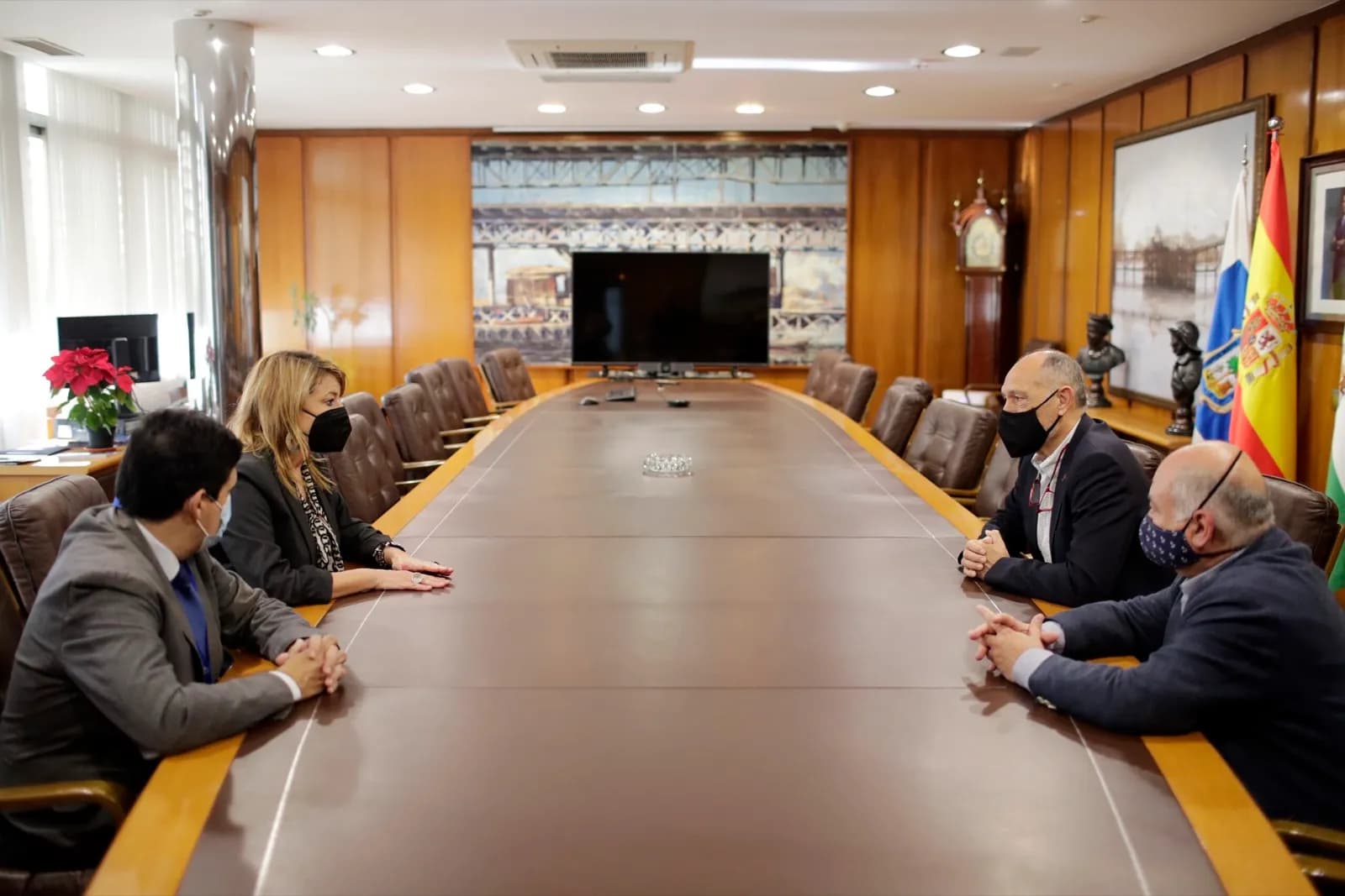 Puerto de Huelva y AIQBE comparten sinergias para generar oportunidades de riqueza y empleo en la provincia