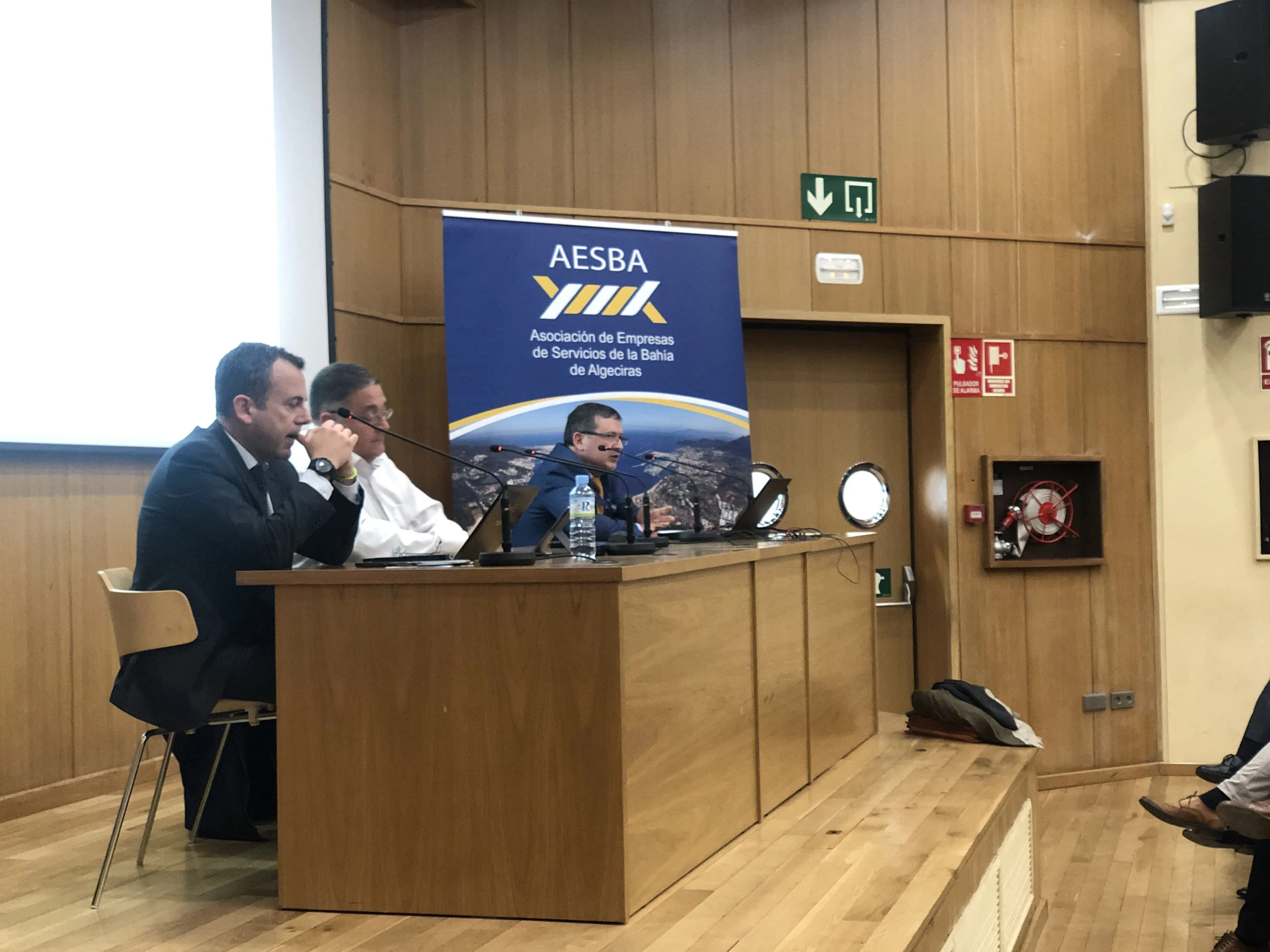 ASECOB y AESBA recuerdan la importancia del papel del consignatario en las escalas de buques con mercancías peligrosas