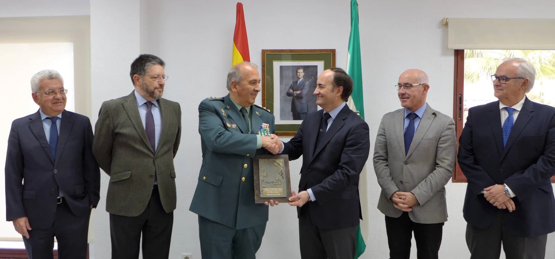 Landaluce despide al excoronel de la Comandancia de la Guardia Civil de Algeciras