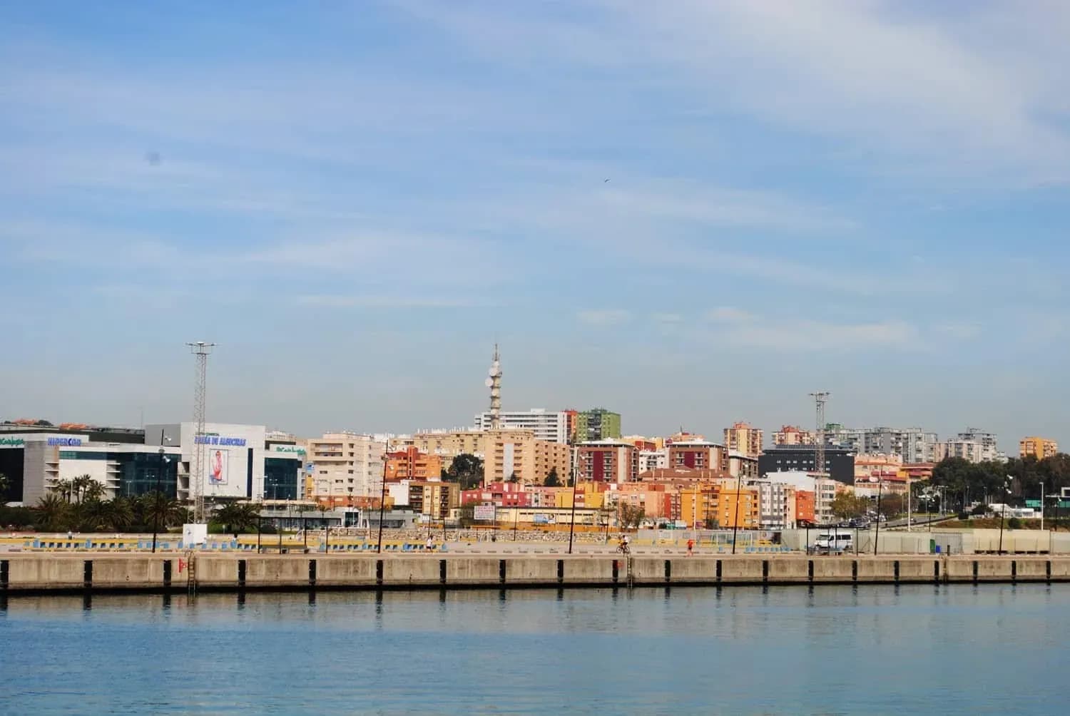 El edificio multifuncional del Llano Amarillo acogerá el futuro Port Center del Puerto de Algeciras