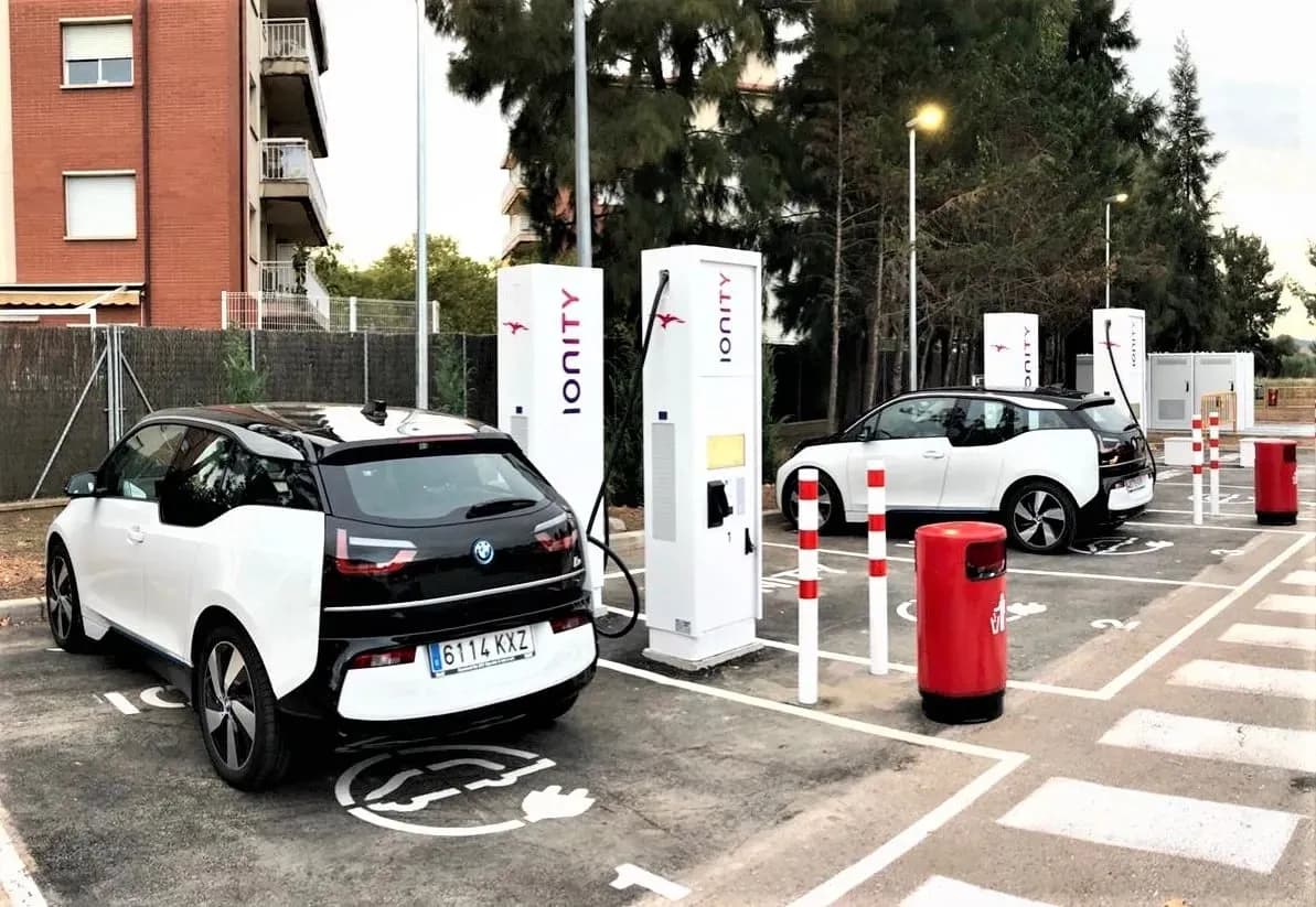 Cepsa suministrará la electricidad a IONITY con energía 100% renovable