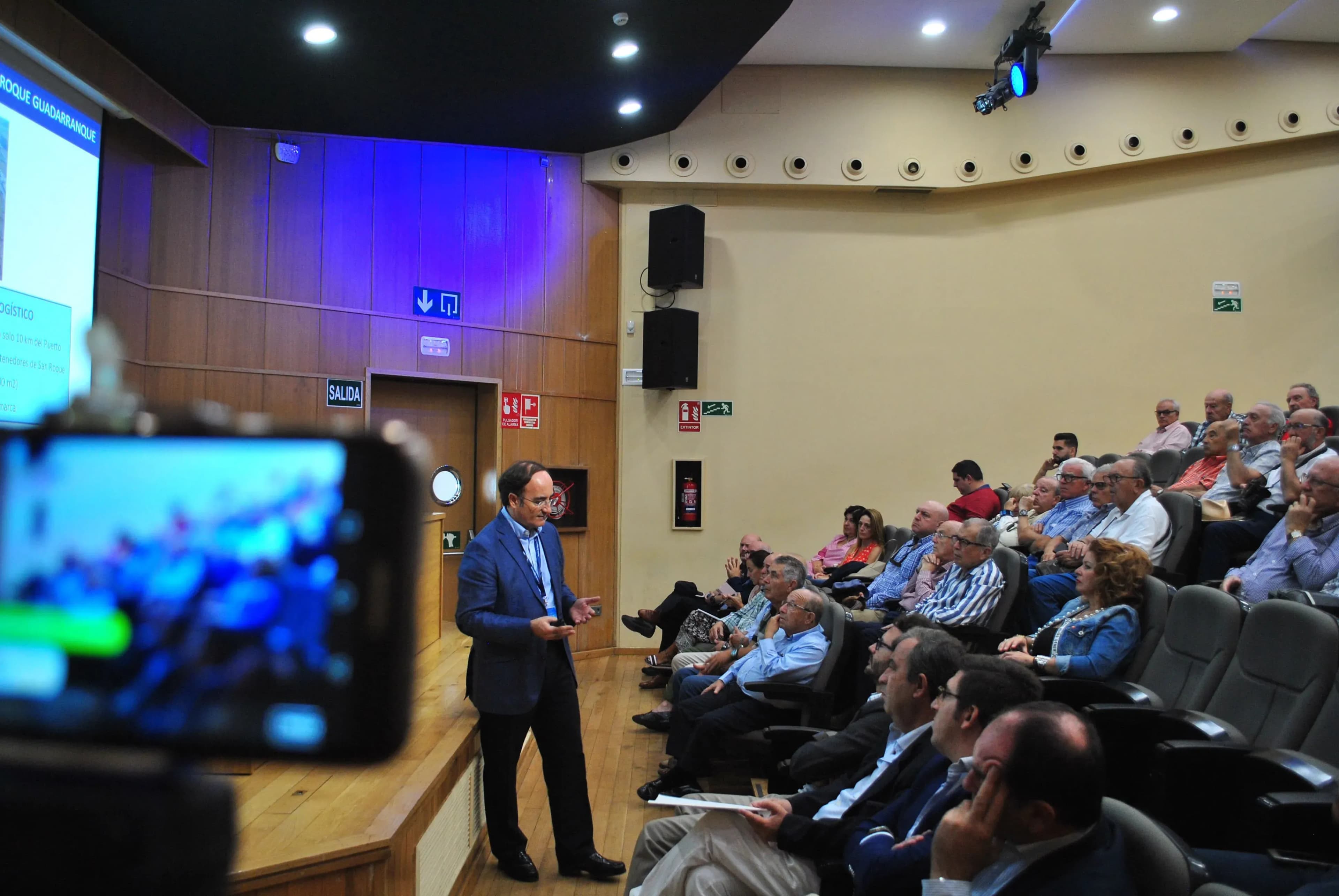 Escasa participación ciudadana para conocer los proyectos de expansión del Puerto