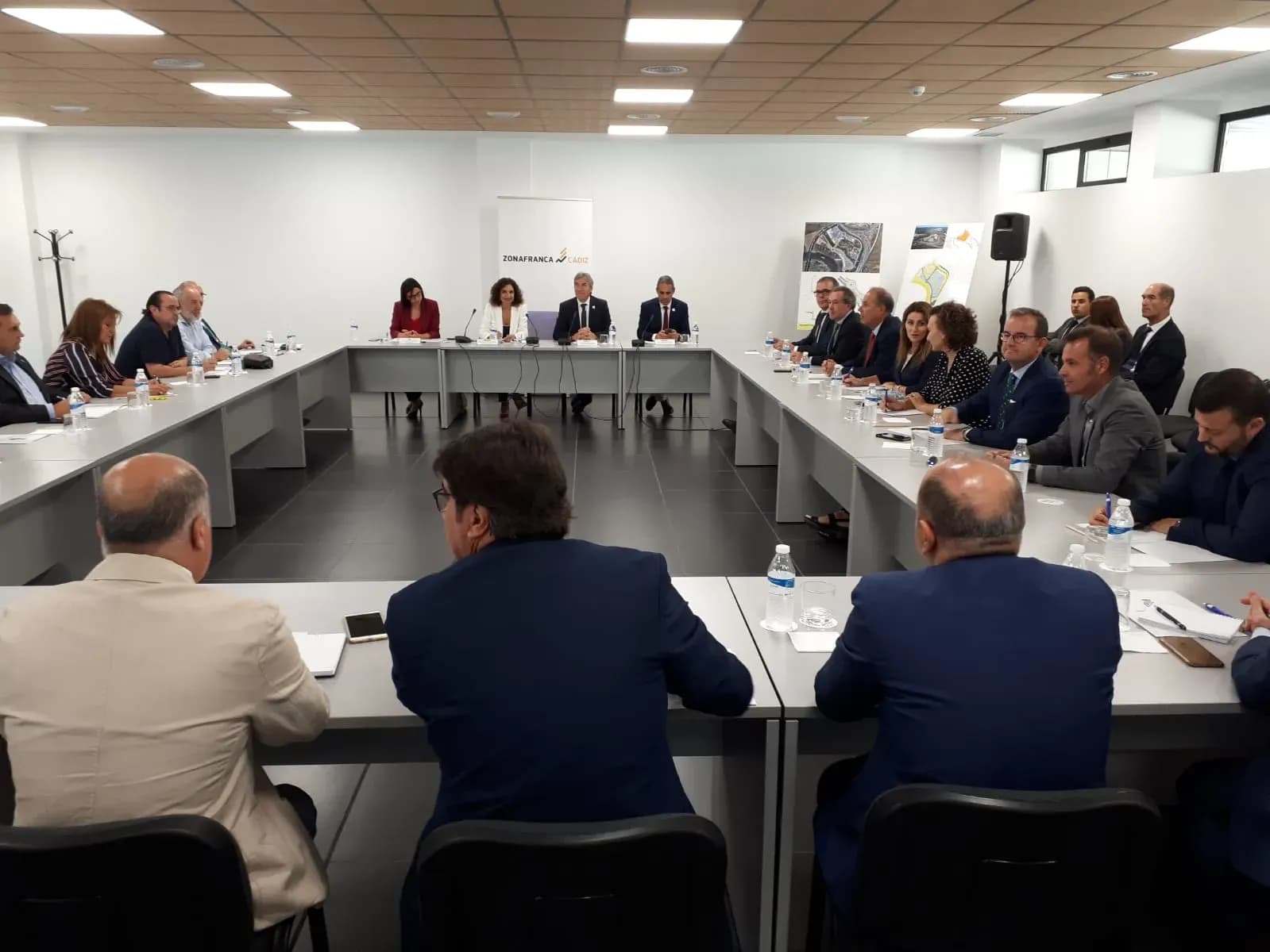El presidente de ATEIA expone a la ministra de Hacienda la grave situación del PIF