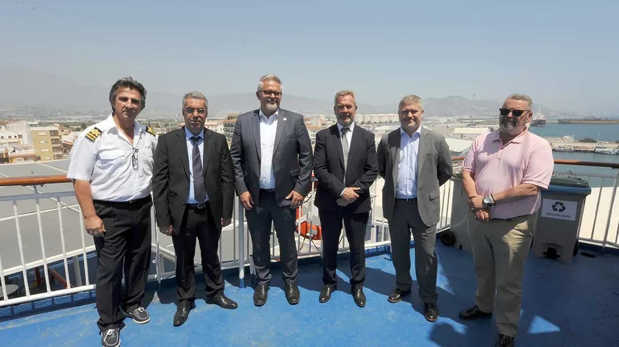 FRS presenta en Melilla y Motril su nuevo buque «Golden Bridge»