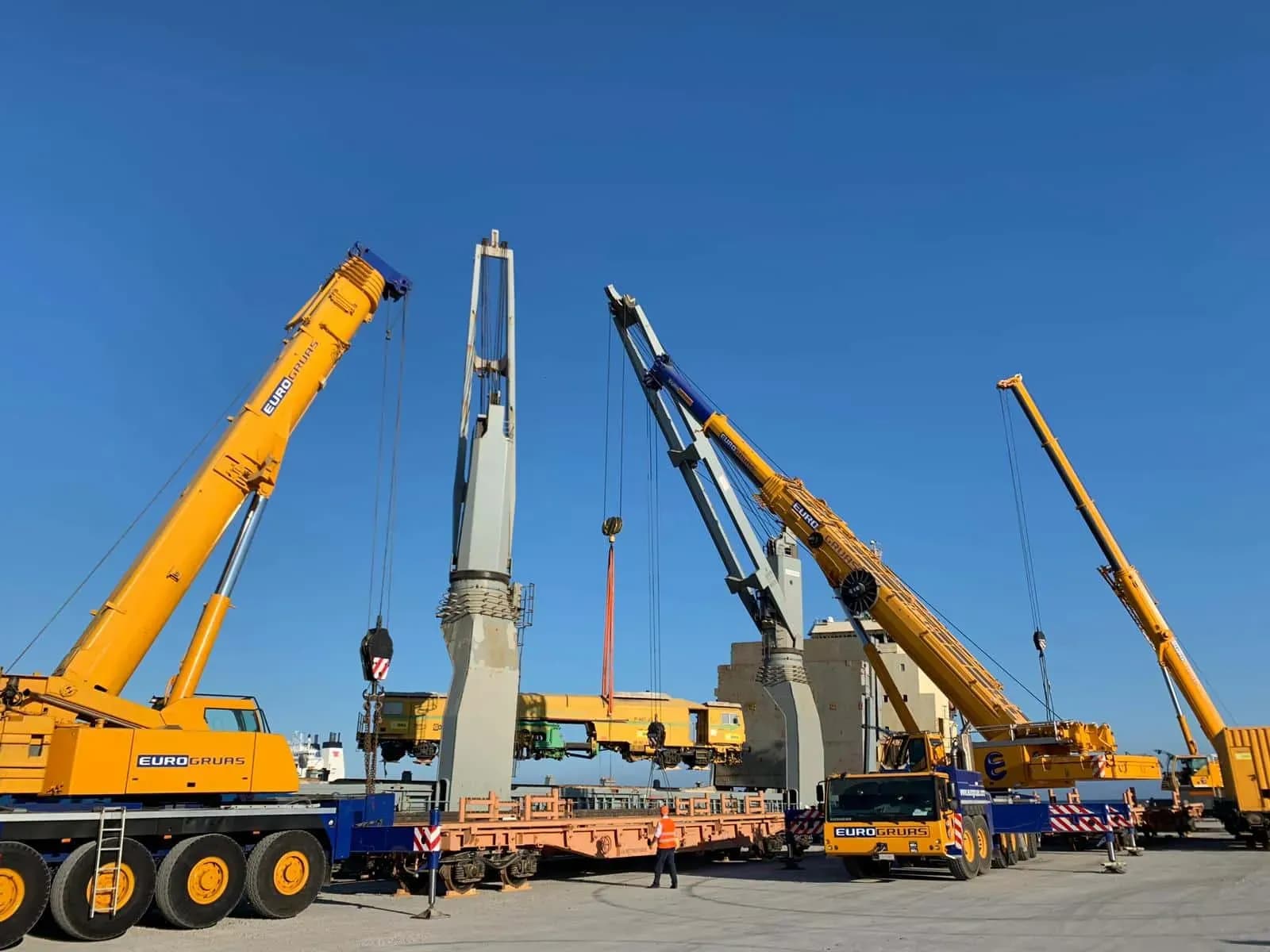 Las empresas del puerto de Algeciras, a la vanguardia de las “operaciones de Project Cargo”