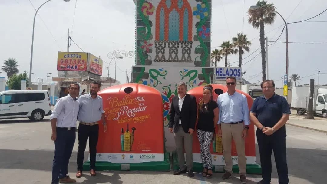 Ayuntamiento, Mancomunidad y Ecovidrio premiarán a las casetas que más vidrio reciclen durante la Velada y Fiestas de La Línea
