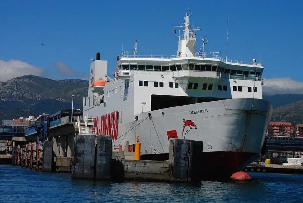 Las navieras que operan en el Estrecho ponen a punto sus flotas