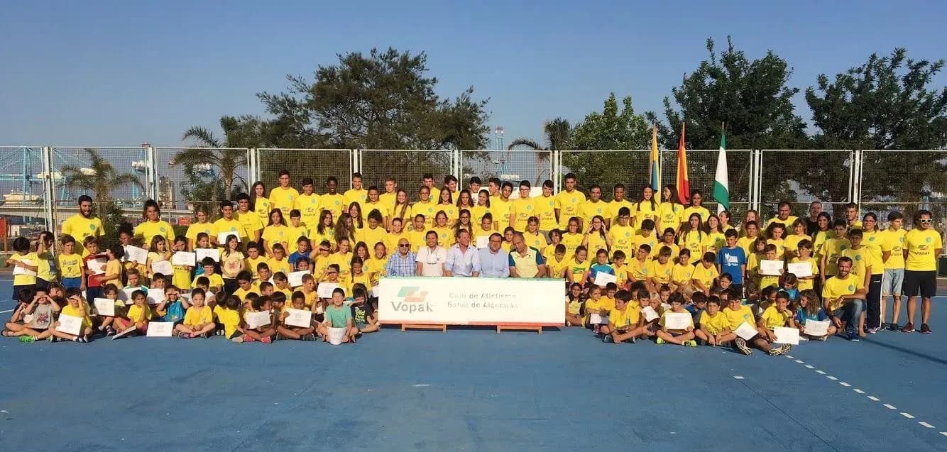 El director general de Vopak participa en la clausura de las Escuelas de Atletismo de Algeciras