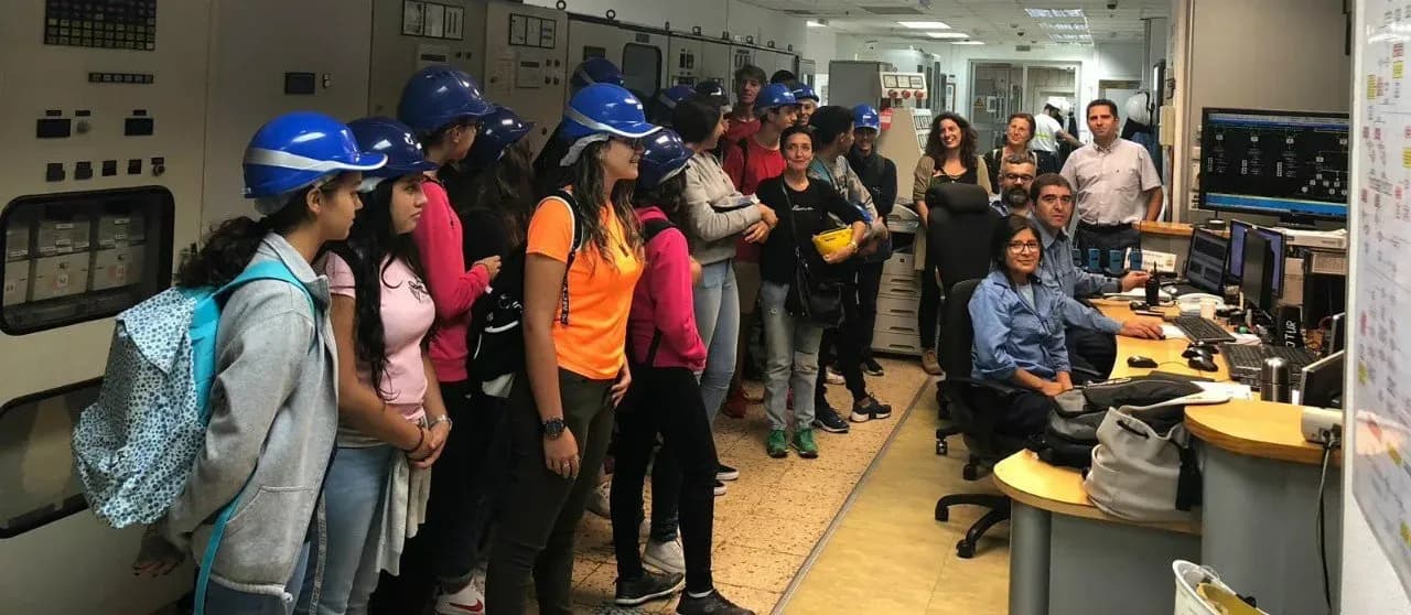 Casi 5.500 jóvenes visitan las centrales de Endesa en toda España