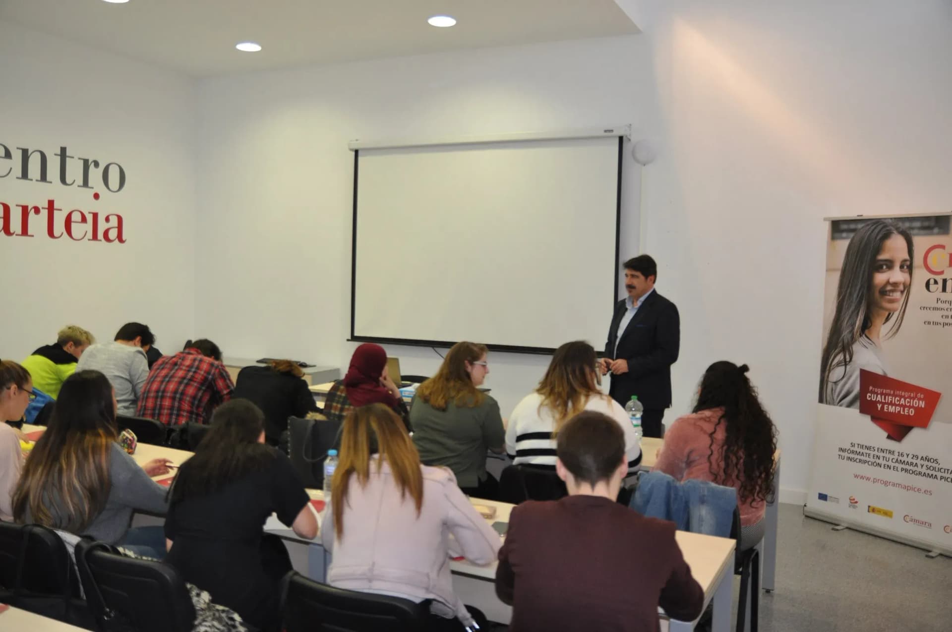 La Cámara de Comercio y Diputación ponen en marcha nuevas acciones formativas para jóvenes