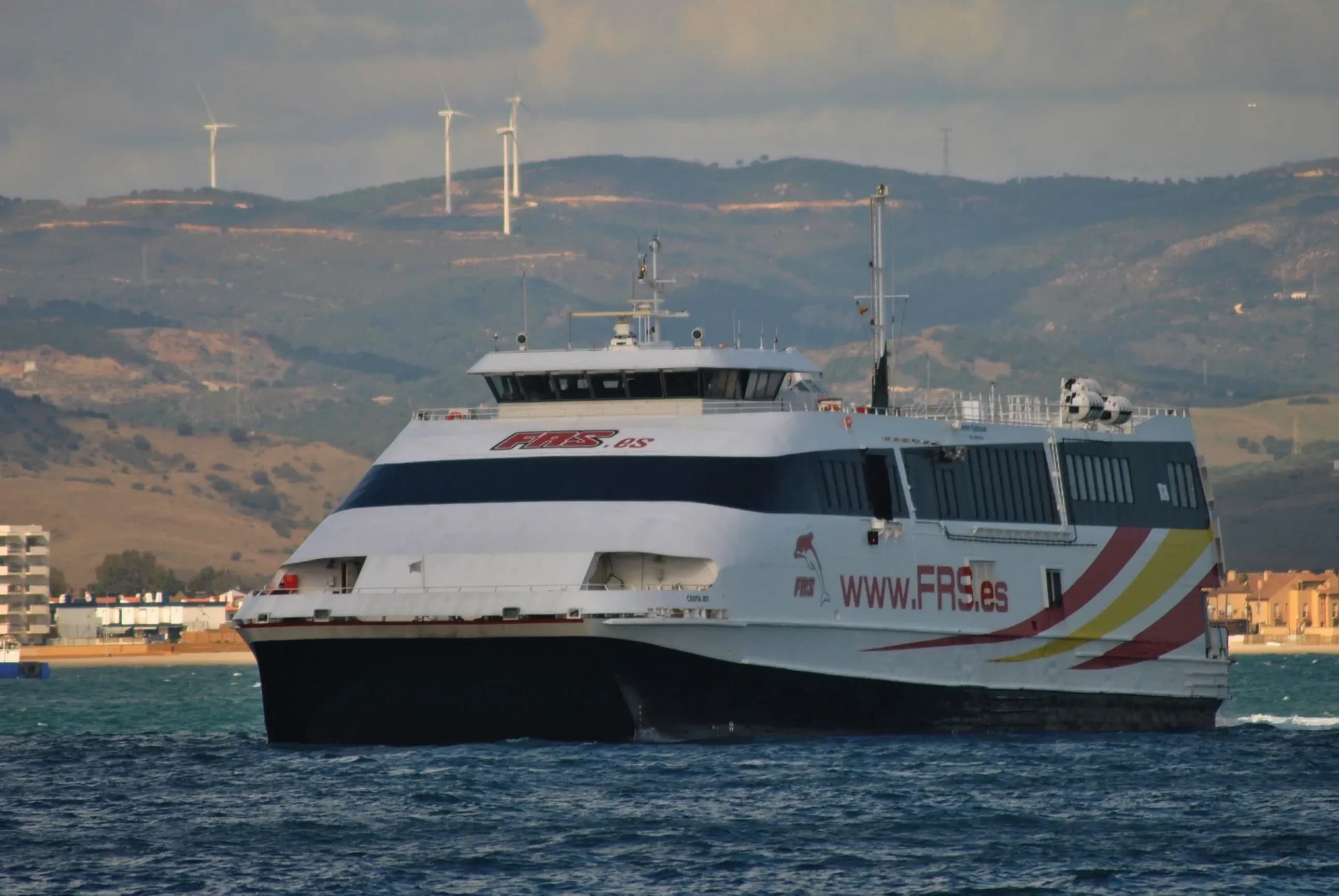 Ceuta, más cerca en Semana Santa gracias a FRS