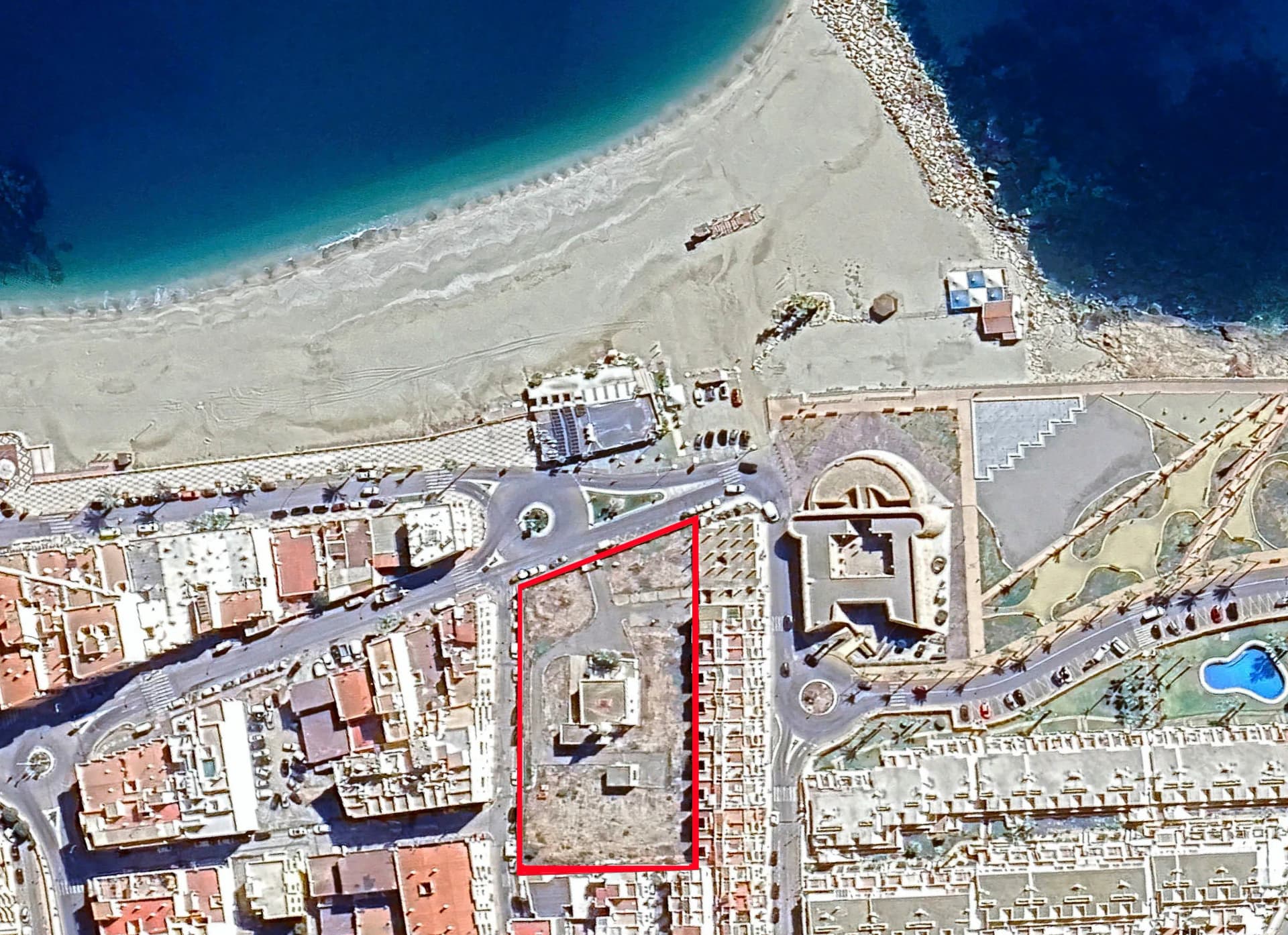 La Autoridad Portuaria de Almería subasta el Faro de Garrucha