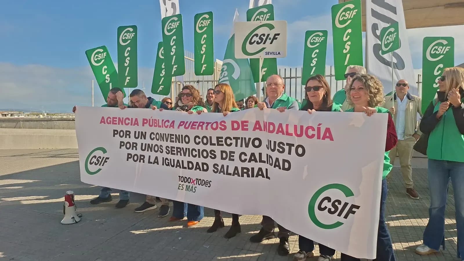 CSIF se moviliza en el Puerto de la Atunara contra la privatización y por la defensa de la plantilla de APPA