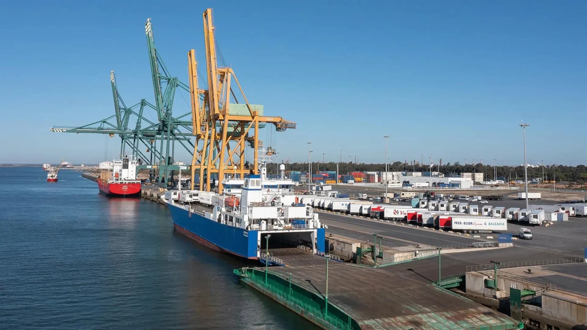 The Andalusian ports recorded 11.4 million tons in January affected by the impact of the storms.