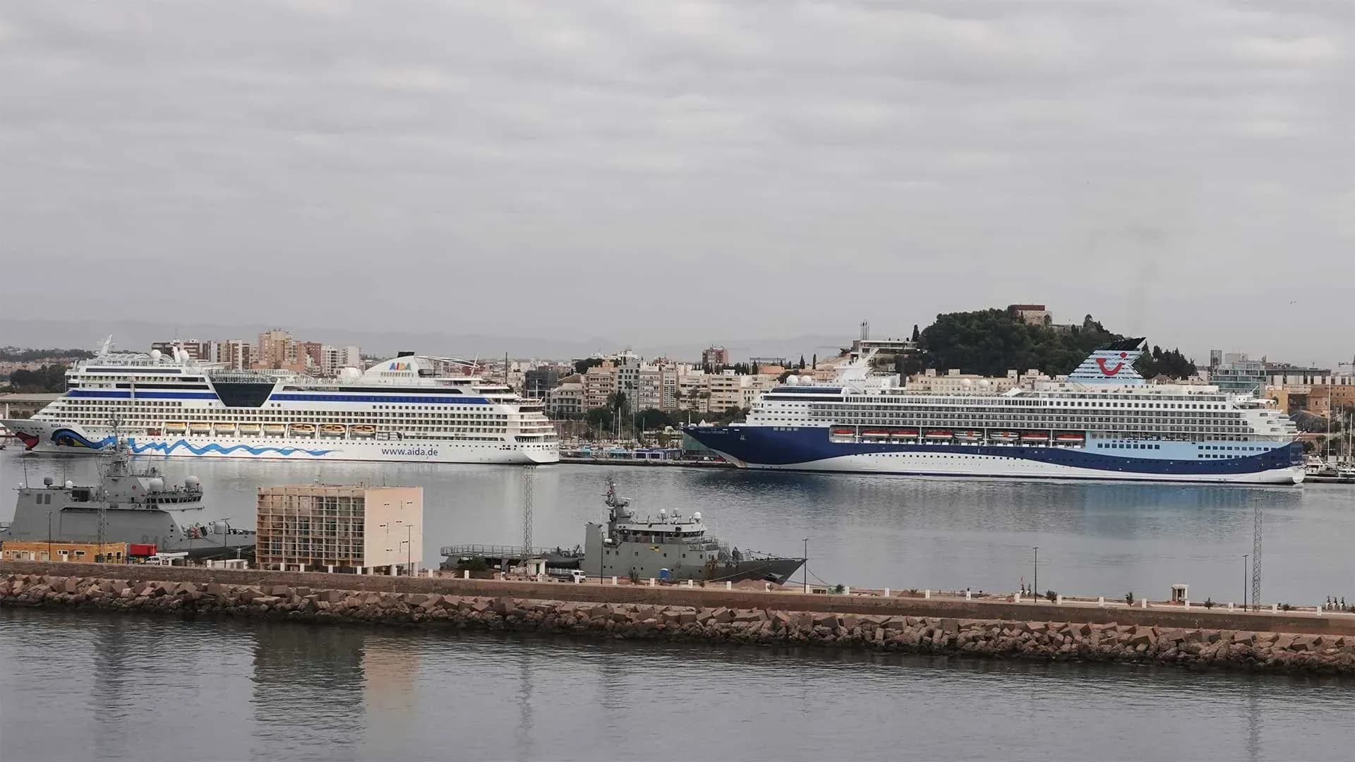 La Autoridad Portuaria de Cartagena adquiere un nuevo vehículo eléctrico para inspección de equipajes