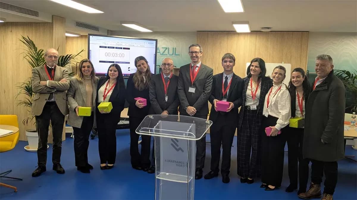 Zona Base Incubazul celebrates the IV National Economic Debate Tournament