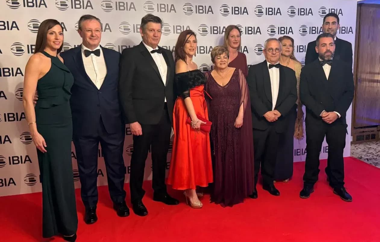 La Comunidad Portuaria de la Bahía de Algeciras mantiene un encuentro con Víctor Jiménez durante la cena anual de IBIA en Londres