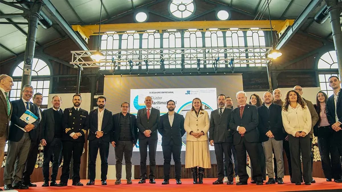 El Centro de Fabricación Avanzada de la Bahía de Cádiz muestra sus capacidades al sector naval en el X Desayuno Empresarial del CMNC