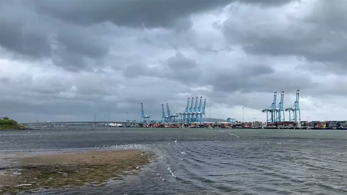 El Puerto de Algeciras mantiene paralizadas sus operaciones debido a la borrasca Leonardo