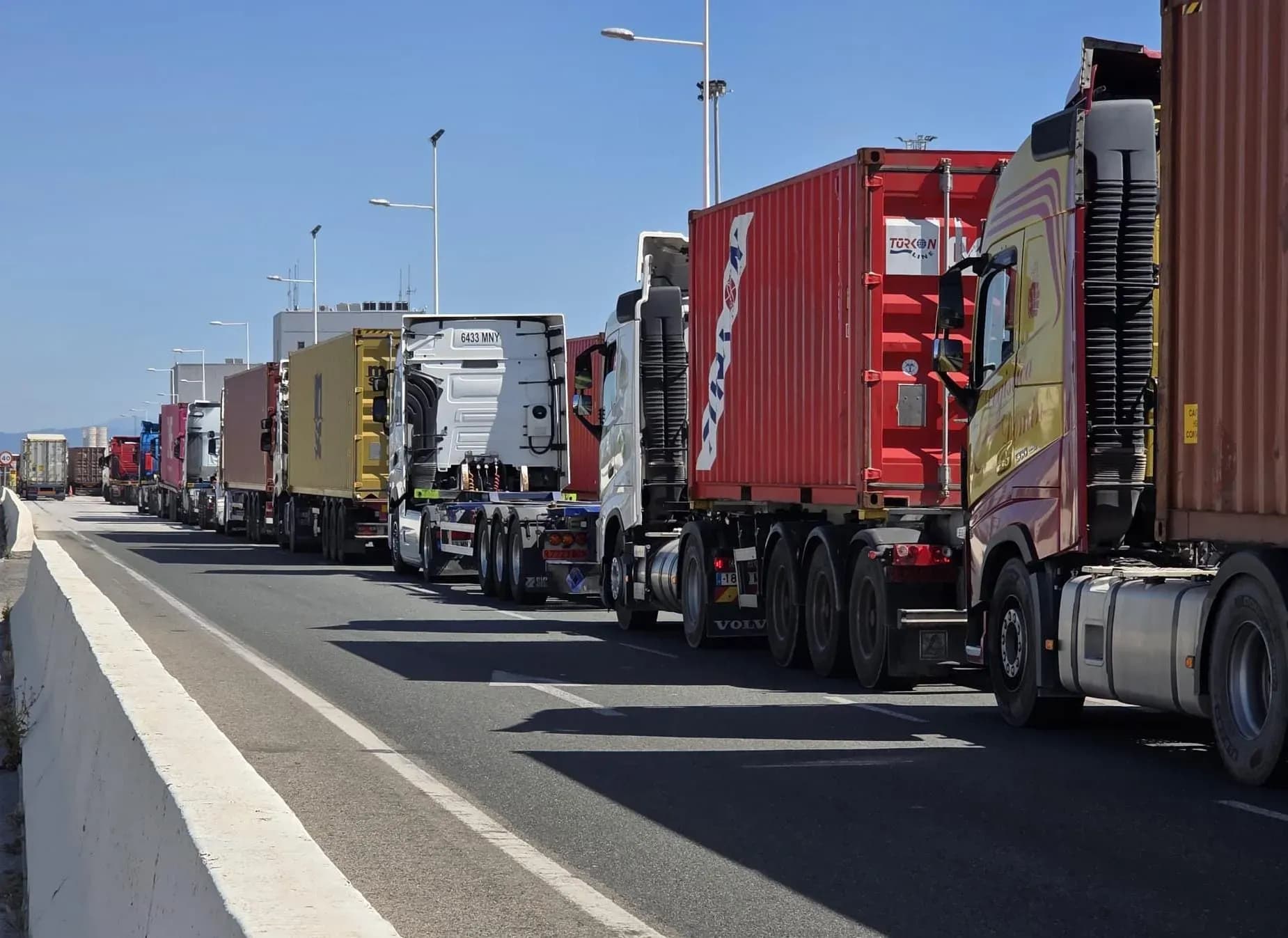 Sigue cerrado el acceso de camiones al Puerto de Algeciras mientras avanza la normalización operativa