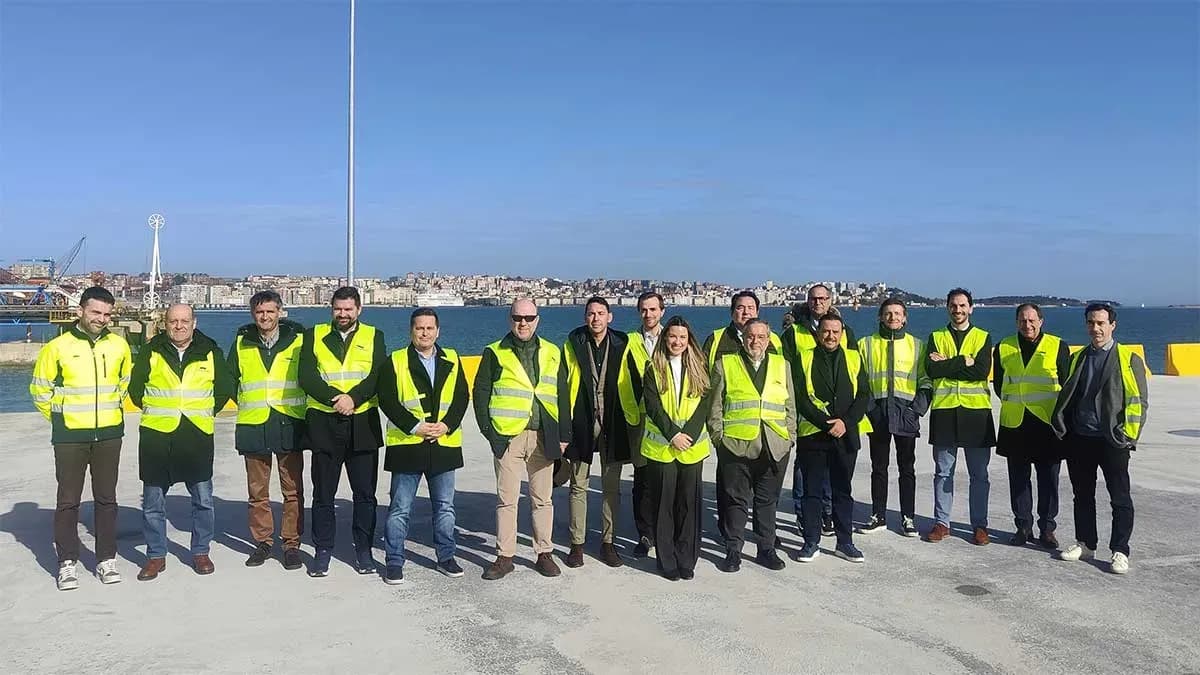 El Puerto de Santander analiza con ANFAC y la comunidad portuaria el presente y futuro del tráfico de vehículos