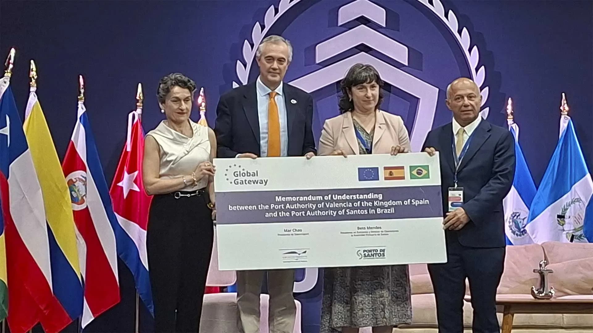 Valenciaport y el puerto de Santos firman un acuerdo para crear un corredor marítimo verde entre Europa y Sudamérica