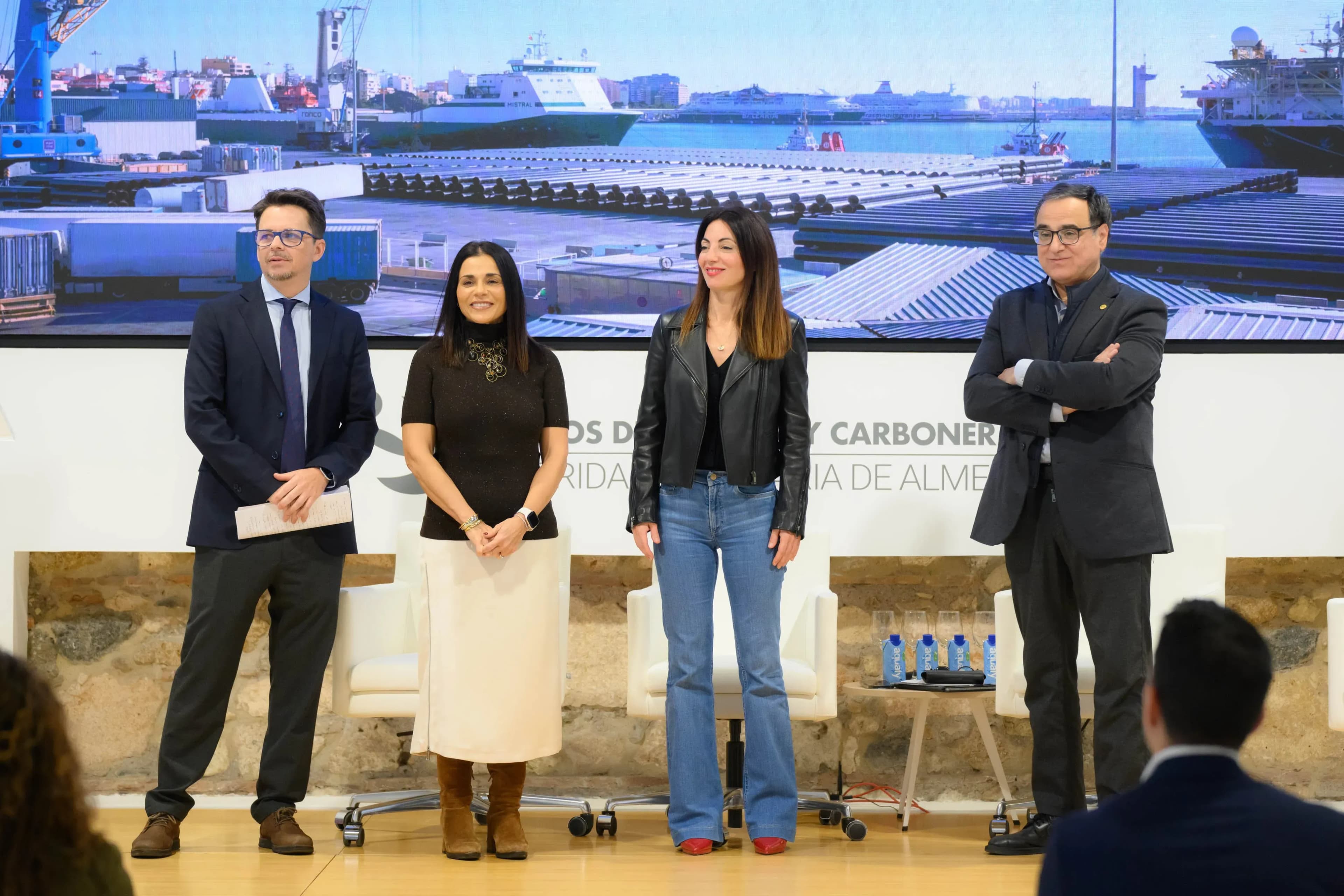 Un 1% del empleo y casi dos euros de cada cien en la provincia de Almería dependen del puerto
