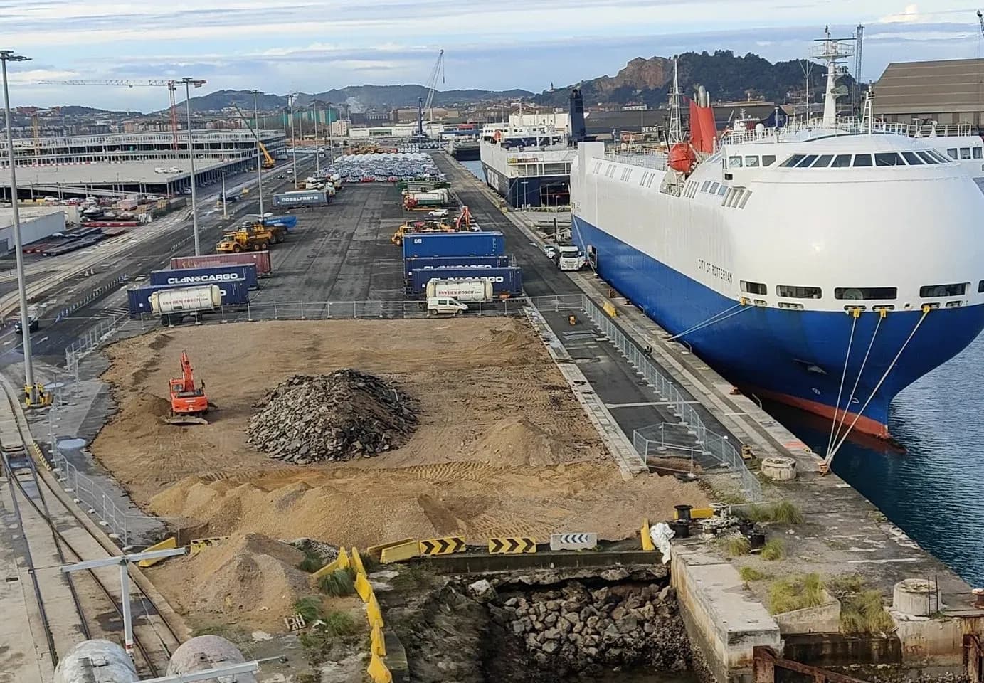 El Puerto de Santander inicia la renovación del muelle de Raos 8 para tráfico rodado