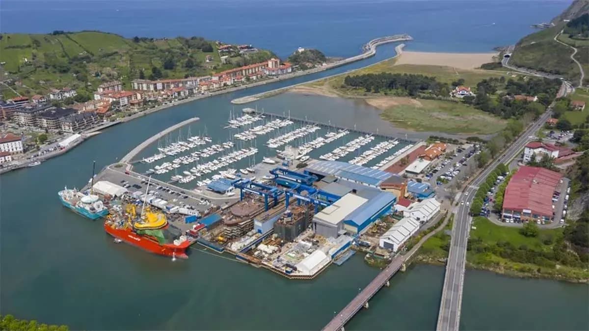 AD Ports Group adquiere el astillero vasco Balenciaga por 11,2 millones de euros para expandir su capacidad en eólica marina