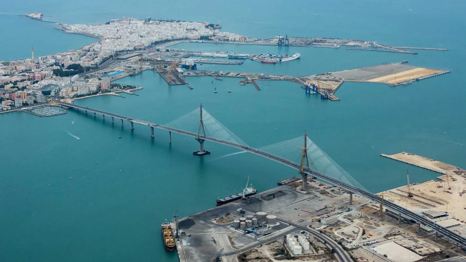 La Autoridad Portuaria de la Bahía de Cádiz refuerza la formación en integridad y lucha contra el fraude