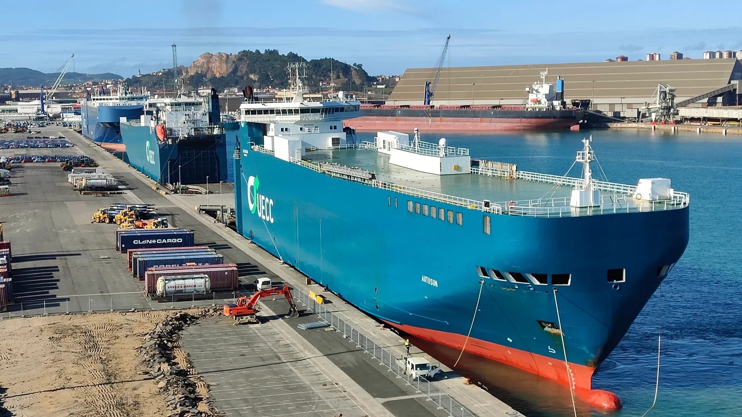 Tres buques car carrier de UECC coinciden en el puerto de Santander y refuerzan el tráfico de vehículos