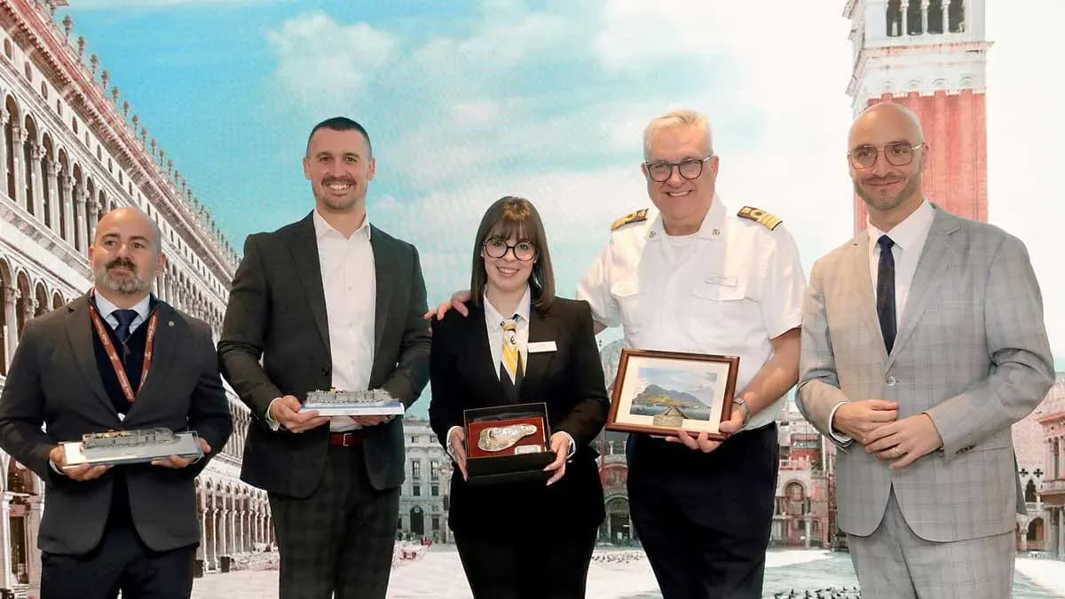 El ‘Costa Toscana’ realiza su primera escala en Gibraltar con más de 5.800 pasajeros a bordo