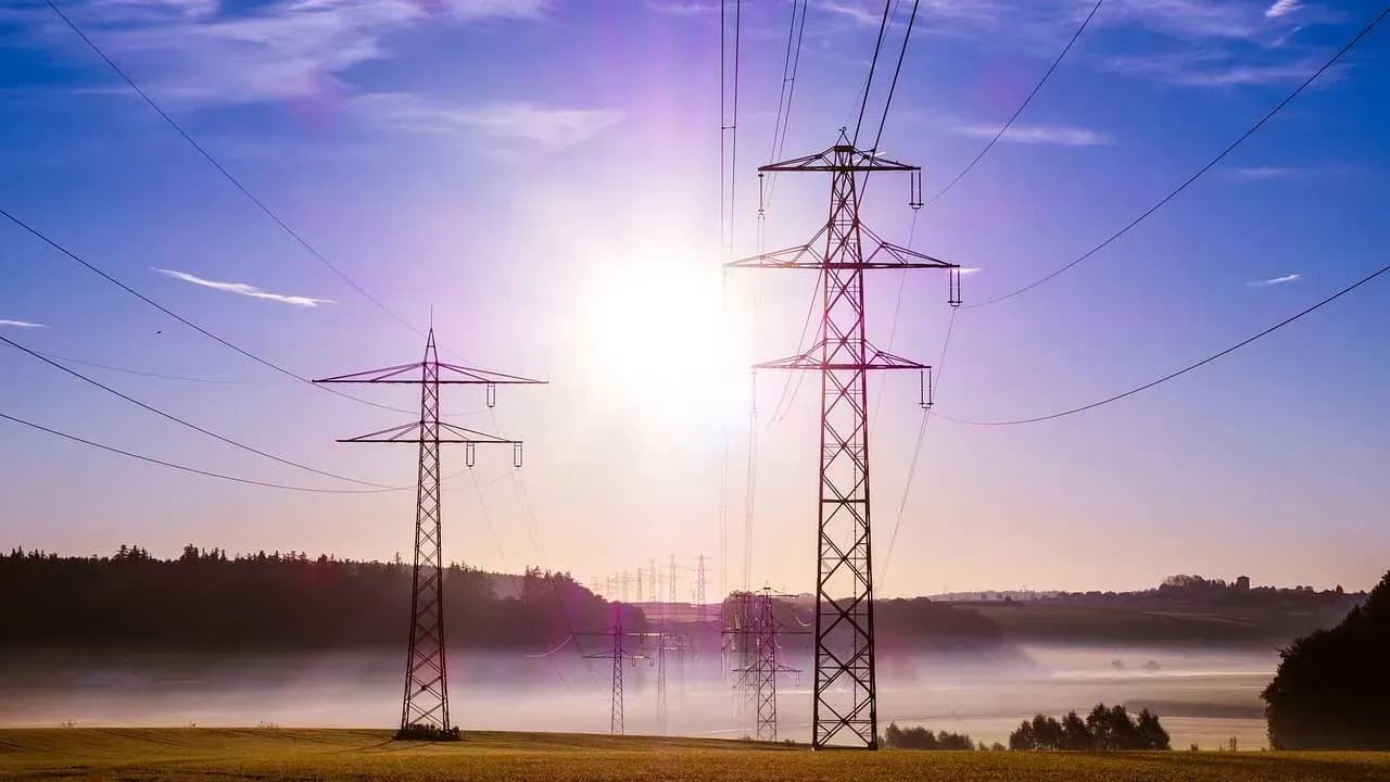 UNO advierte de que la saturación de la red eléctrica paraliza inversiones en el sector logístico español