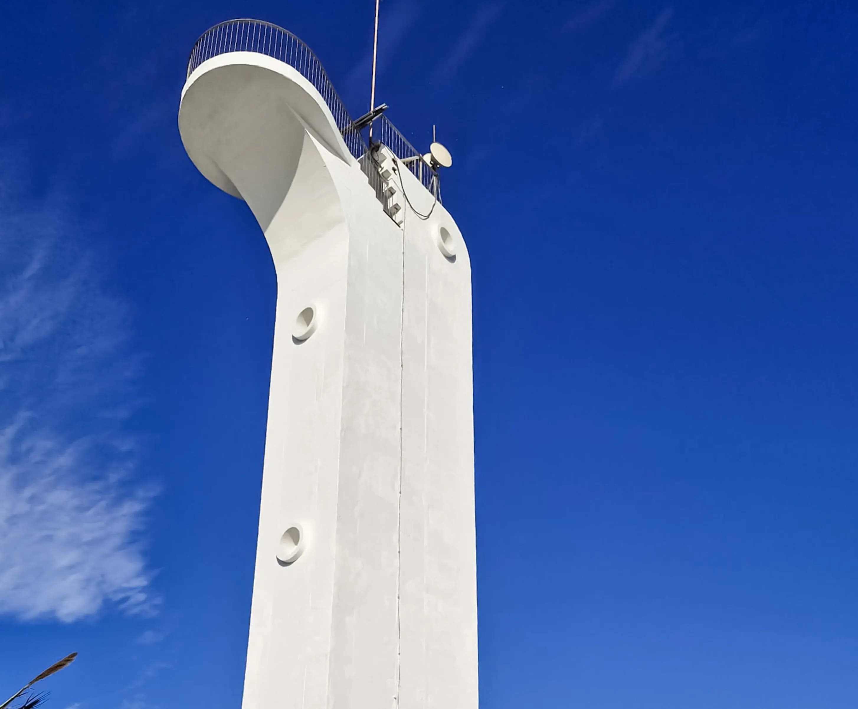 La Autoridad Portuaria de Almería culmina la rehabilitación del faro de Punta de Baños en El Ejido