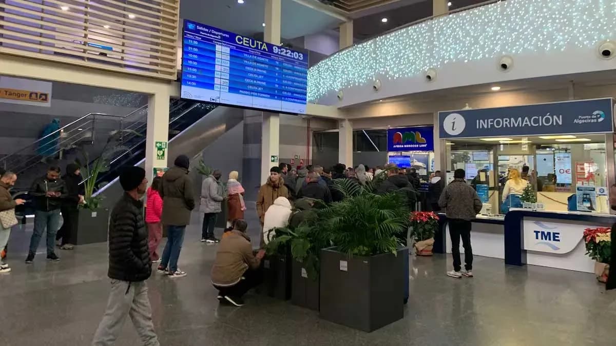 La borrasca Emilia provoca un segundo día de cancelaciones y retrasos en los puertos de Algeciras y Tarifa