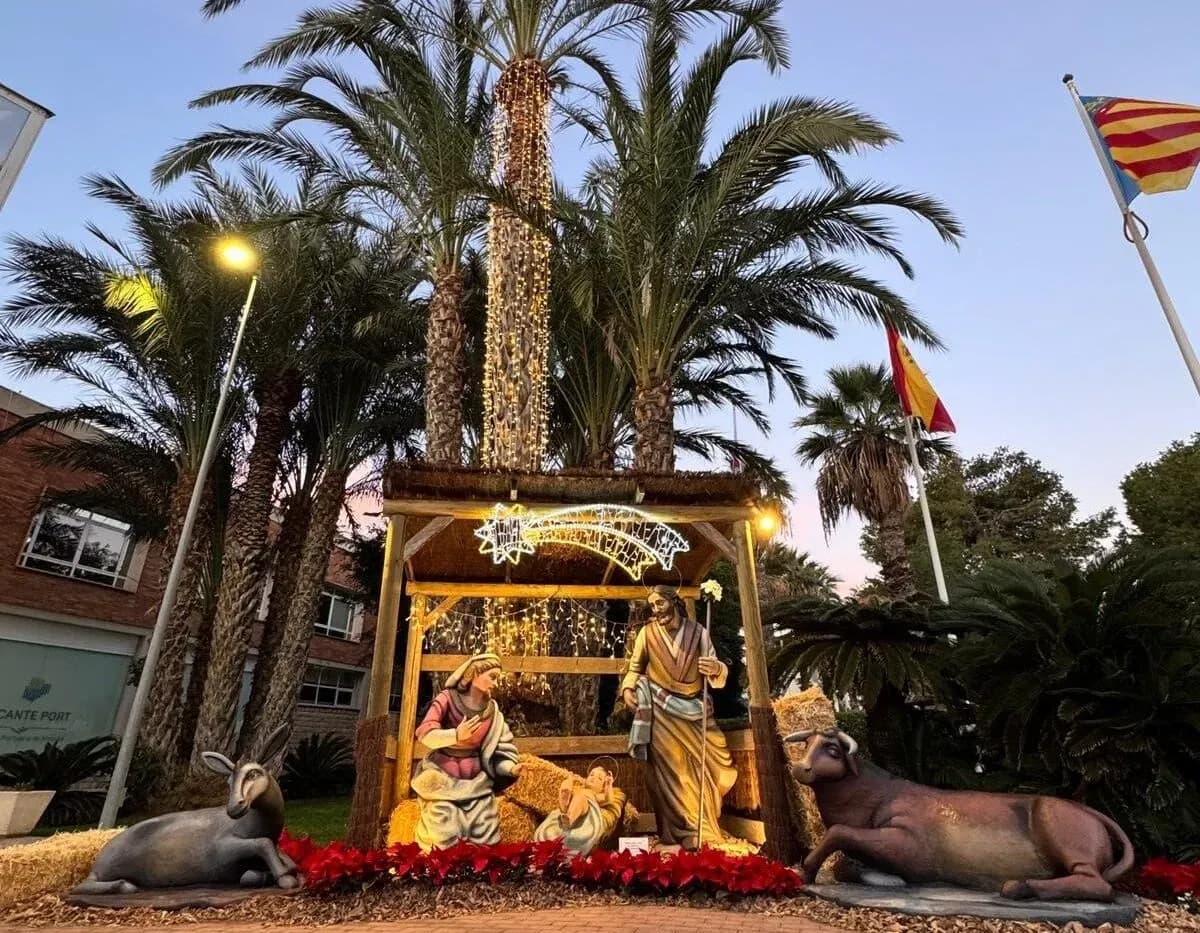 El Puerto de Alicante inaugura la Navidad uniendo tradición y solidaridad con su Belén monumental