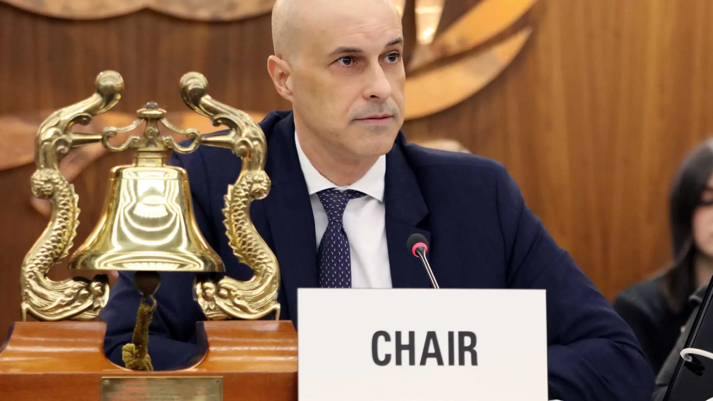 España mantiene por tercer bienio consecutivo la presidencia del Consejo de la OMI con el algecireño Víctor Jiménez al frente