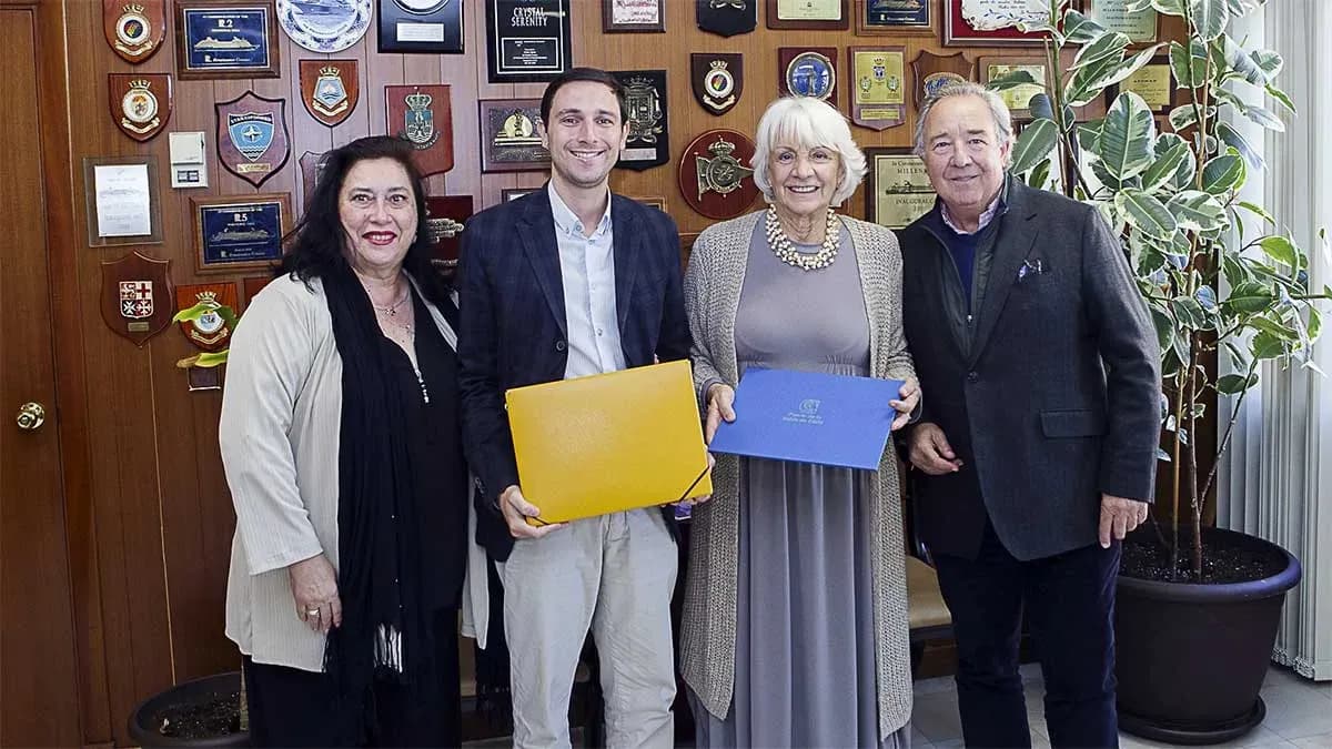 La Autoridad Portuaria de la Bahía de Cádiz incorpora 178 fotografías históricas a su archivo documental