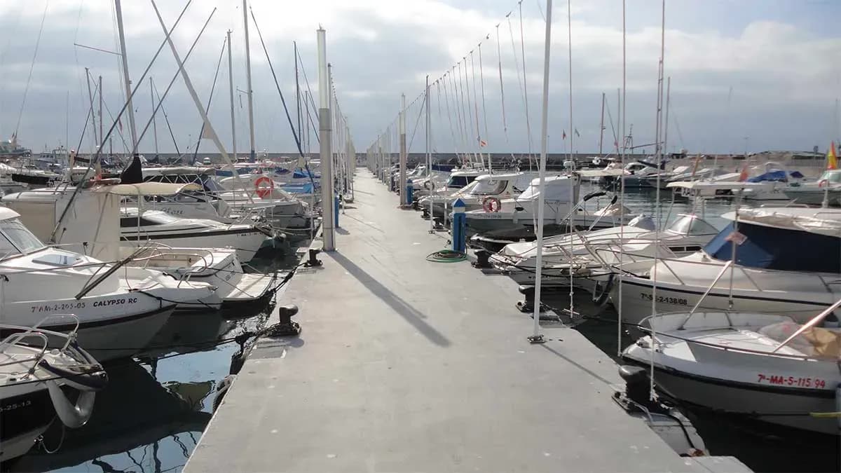 Aprobada la Delimitación de Espacios y Usos Portuarios del puerto de Caleta de Vélez