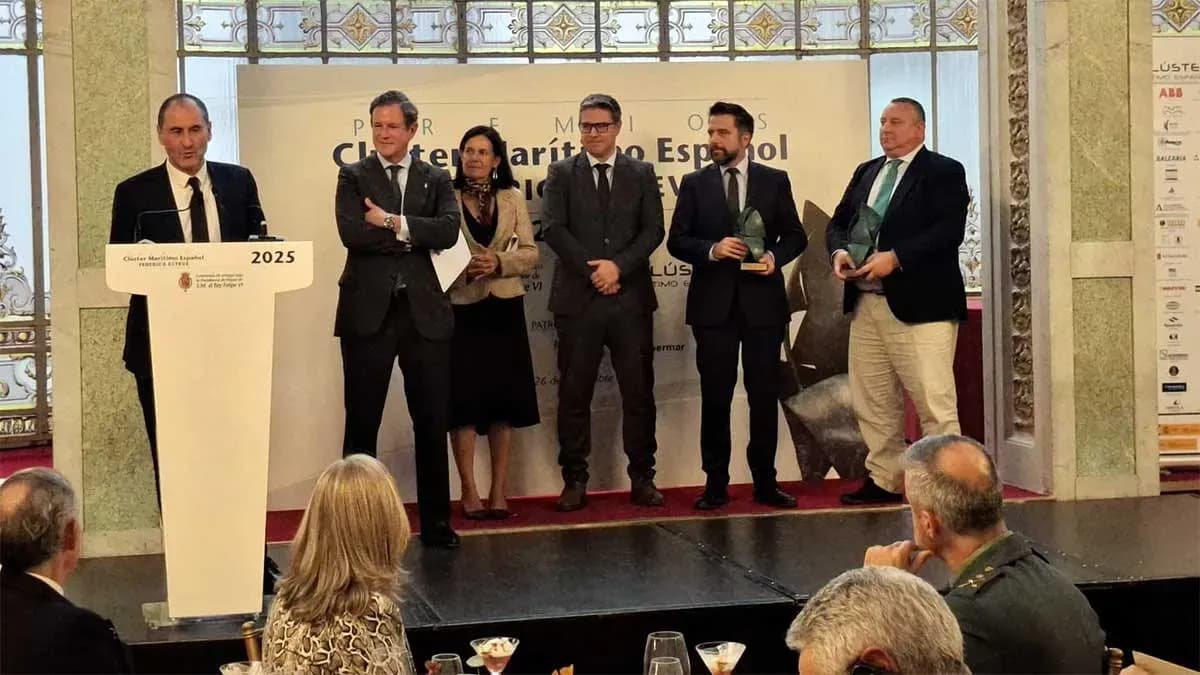 La Zona Franca de Cádiz y Navalia reciben el Premio Federico Esteve del Clúster Marítimo Español