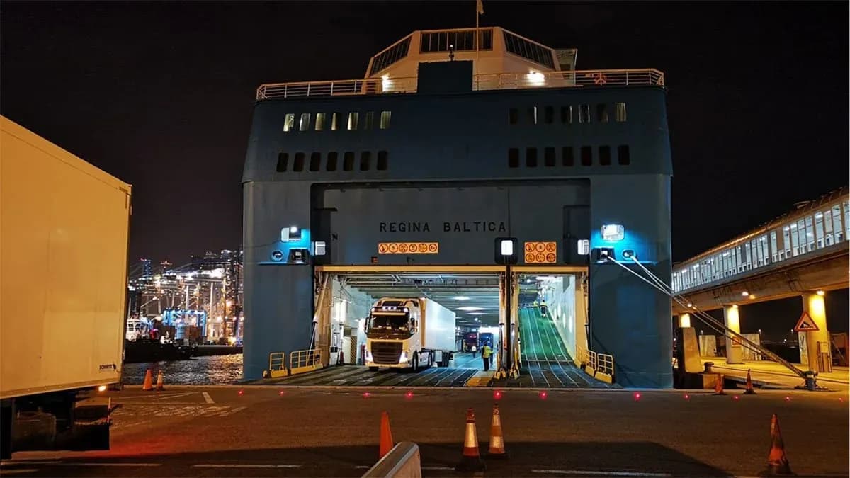 Aduanas fija nuevos criterios para la declaración ENS en el tráfico de carga rodada del Estrecho